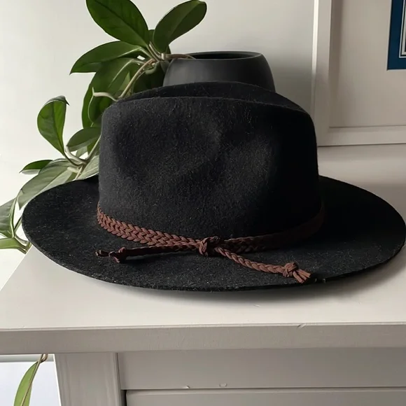 Black Wool hat by My Only - Picture 3 of 5